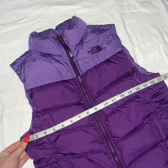 The North Face Girls Medium Purple Reversible Down Puffer Vest (flawed, as is) - Picture 11 of 14